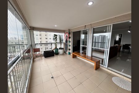 Apartamento à venda com 127m², 3 quartos e 2 vagas Apartamento à venda com 127m², 3 quartos e 2 vagasSacada