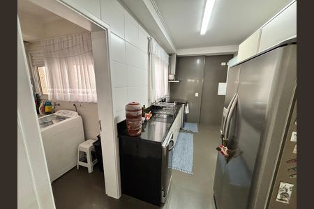 Apartamento à venda com 127m², 3 quartos e 2 vagas Apartamento à venda com 127m², 3 quartos e 2 vagasCozinha