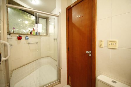 Apartamento à venda com 121m², 3 quartos e 2 vagasBanheiro da Suíte 1