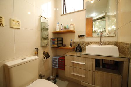 Apartamento à venda com 121m², 3 quartos e 2 vagasBanheiro da Suíte 1