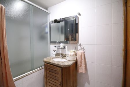 Apartamento à venda com 121m², 3 quartos e 2 vagasBanheiro da Suíte 2