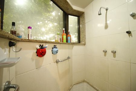 Apartamento à venda com 121m², 3 quartos e 2 vagasBanheiro da Suíte 1