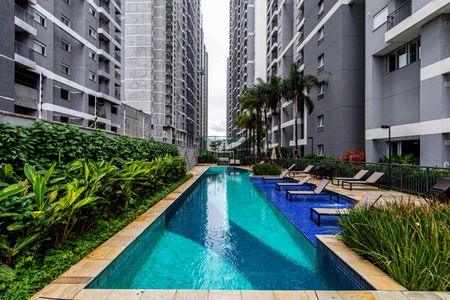 Apartamento para alugar com 41m², 2 quartos e sem vaga Apartamento para alugar com 41m², 2 quartos e sem vagaÁrea comum - Piscina