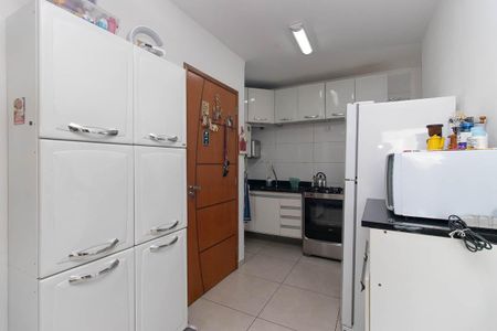 Casa de condomínio à venda com 90m², 3 quartos e 2 vagas Casa de condomínio à venda com 90m², 3 quartos e 2 vagasCozinha e Área de Serviço