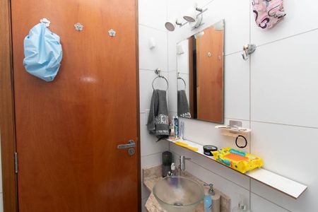 Casa de condomínio à venda com 90m², 3 quartos e 2 vagas Casa de condomínio à venda com 90m², 3 quartos e 2 vagasBanheiro