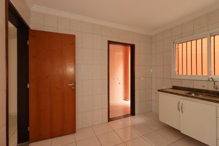 Casa para alugar com 80m², 2 quartos e 2 vagasCozinha
