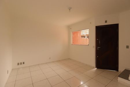Sala de casa para alugar com 2 quartos, 80m² em Vila Curuçá, Santo André