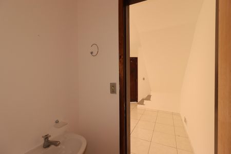 Casa para alugar com 80m², 2 quartos e 2 vagasLavabo