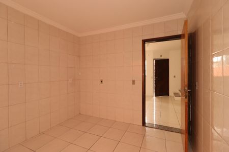 Casa para alugar com 80m², 2 quartos e 2 vagasCozinha