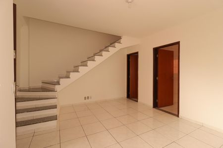 Sala de casa para alugar com 2 quartos, 80m² em Vila Curuçá, Santo André