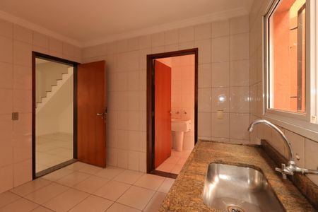 Casa para alugar com 80m², 2 quartos e 2 vagasCozinha