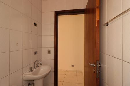 Casa para alugar com 80m², 2 quartos e 2 vagasBanheiro da Suíte 1