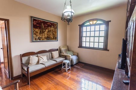 Casa à venda com 350m², 4 quartos e 4 vagas Casa à venda com 350m², 4 quartos e 4 vagasSala 2 no 2° Andar