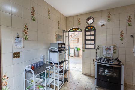 Casa à venda com 350m², 4 quartos e 4 vagas Casa à venda com 350m², 4 quartos e 4 vagasCozinha