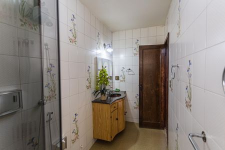 Casa à venda com 350m², 4 quartos e 4 vagas Casa à venda com 350m², 4 quartos e 4 vagasBanheiro Social 1