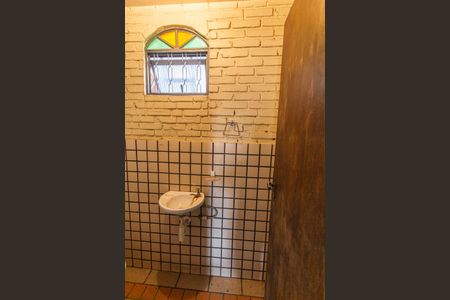 Casa à venda com 350m², 4 quartos e 4 vagas Casa à venda com 350m², 4 quartos e 4 vagasLavabo na Casa de Fundos/Escritório