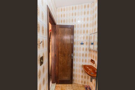 Casa à venda com 350m², 4 quartos e 4 vagas Casa à venda com 350m², 4 quartos e 4 vagasBanheiro de serviço