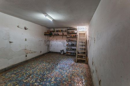 Casa à venda com 350m², 4 quartos e 4 vagas Casa à venda com 350m², 4 quartos e 4 vagasGaragem