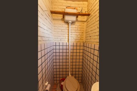 Casa à venda com 350m², 4 quartos e 4 vagas Casa à venda com 350m², 4 quartos e 4 vagasLavabo na Casa de Fundos/Escritório