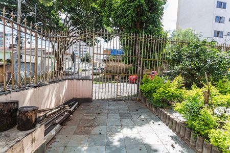 Casa à venda com 350m², 4 quartos e 4 vagas Casa à venda com 350m², 4 quartos e 4 vagasGaragem