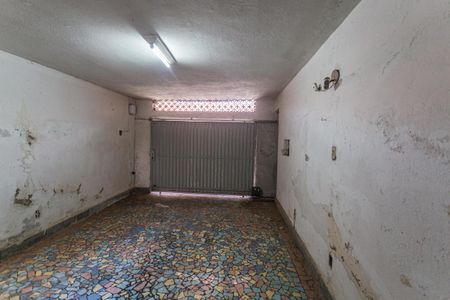 Casa à venda com 350m², 4 quartos e 4 vagas Casa à venda com 350m², 4 quartos e 4 vagasGaragem