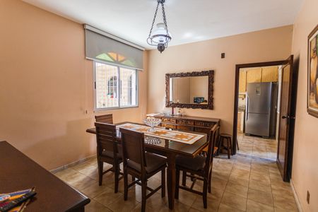 Casa à venda com 350m², 4 quartos e 4 vagas Casa à venda com 350m², 4 quartos e 4 vagasCopa