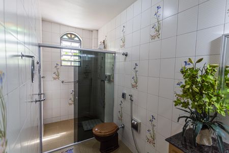 Casa à venda com 350m², 4 quartos e 4 vagas Casa à venda com 350m², 4 quartos e 4 vagasBanheiro Social 1