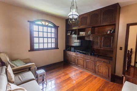 Casa à venda com 350m², 4 quartos e 4 vagas Casa à venda com 350m², 4 quartos e 4 vagasSala 2 no 2° Andar