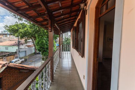 Casa à venda com 350m², 4 quartos e 4 vagas Casa à venda com 350m², 4 quartos e 4 vagasVaranda no 2° Andar