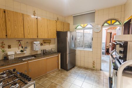 Casa à venda com 350m², 4 quartos e 4 vagas Casa à venda com 350m², 4 quartos e 4 vagasCozinha