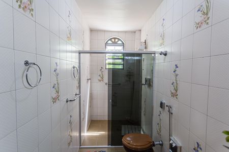 Casa à venda com 350m², 4 quartos e 4 vagas Casa à venda com 350m², 4 quartos e 4 vagasBanheiro Social 1