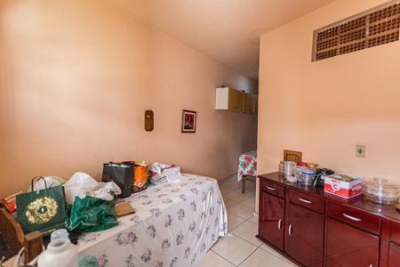 Casa à venda com 350m², 4 quartos e 4 vagas Casa à venda com 350m², 4 quartos e 4 vagasQuarto de Serviço