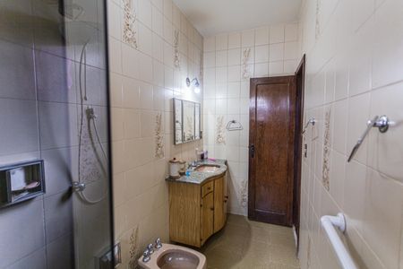 Casa à venda com 350m², 4 quartos e 4 vagas Casa à venda com 350m², 4 quartos e 4 vagasBanheiro Social 2 no 2° Andar