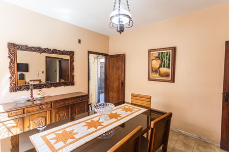 Casa à venda com 350m², 4 quartos e 4 vagas Casa à venda com 350m², 4 quartos e 4 vagasCopa