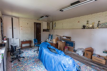 Casa à venda com 350m², 4 quartos e 4 vagas Casa à venda com 350m², 4 quartos e 4 vagasCasa de Fundos/Escritório