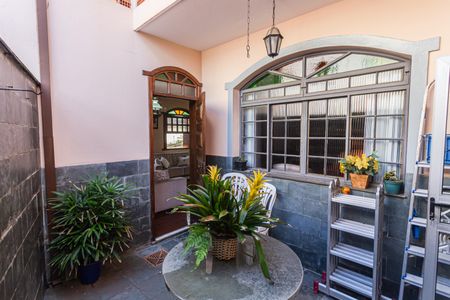 Casa à venda com 350m², 4 quartos e 4 vagas Casa à venda com 350m², 4 quartos e 4 vagasJardim de Inverno na Sala 1