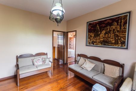 Casa à venda com 350m², 4 quartos e 4 vagas Casa à venda com 350m², 4 quartos e 4 vagasSala 2 no 2° Andar