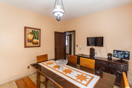 Casa à venda com 350m², 4 quartos e 4 vagas Casa à venda com 350m², 4 quartos e 4 vagasCopa