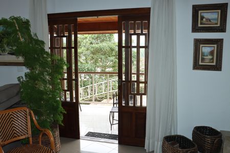 Casa de Condomínio para alugar com 3 quartos, 262m² em Jardim Indaia, Embu das Artes