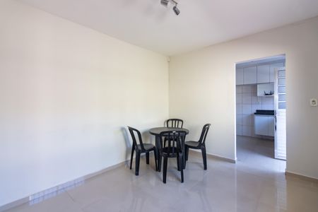 Casa para alugar com 110m², 3 quartos e 2 vagas Casa para alugar com 110m², 3 quartos e 2 vagasSala de Estar