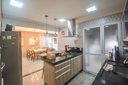 Apartamento à venda com 106m², 3 quartos e 2 vagasCozinha