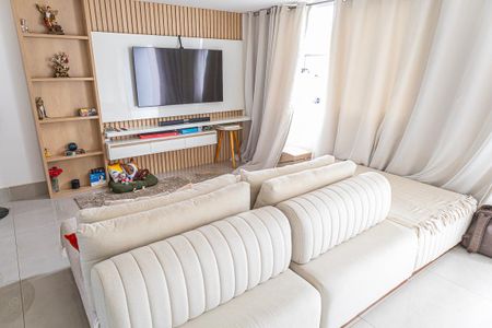 Casa de condomínio à venda com 127m², 3 quartos e 2 vagas Casa de condomínio à venda com 127m², 3 quartos e 2 vagasSala