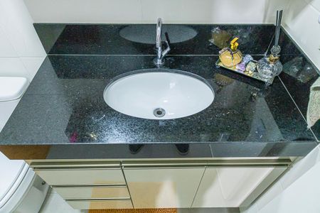 Casa de condomínio à venda com 127m², 3 quartos e 2 vagas Casa de condomínio à venda com 127m², 3 quartos e 2 vagasBanheiro