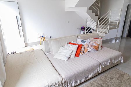 Sala de casa de condomínio à venda com 3 quartos, 127m² em Trevo, Belo Horizonte