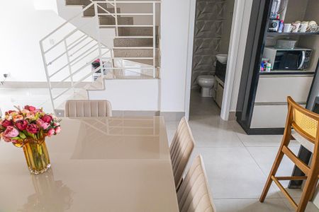 Casa de condomínio à venda com 127m², 3 quartos e 2 vagas Casa de condomínio à venda com 127m², 3 quartos e 2 vagasCopa