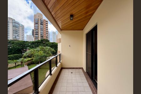 Apartamento à venda com 155m², 3 quartos e 3 vagas Apartamento à venda com 155m², 3 quartos e 3 vagasSacada Suíte