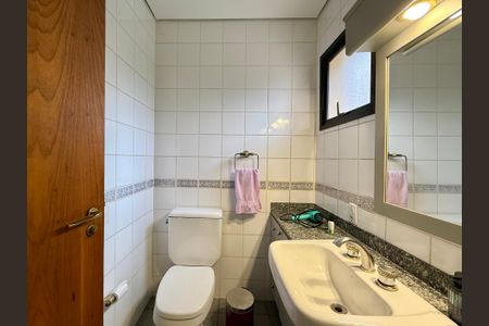 Apartamento à venda com 155m², 3 quartos e 3 vagas Apartamento à venda com 155m², 3 quartos e 3 vagasBanheiro Social Banheiro Social