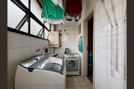 Apartamento à venda com 155m², 3 quartos e 3 vagas Apartamento à venda com 155m², 3 quartos e 3 vagasÁrea de Serviço