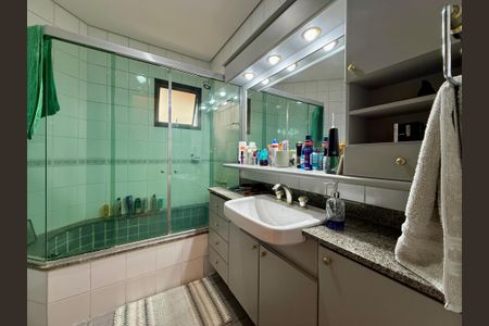 Apartamento à venda com 155m², 3 quartos e 3 vagas Apartamento à venda com 155m², 3 quartos e 3 vagasBanheiro Suíte