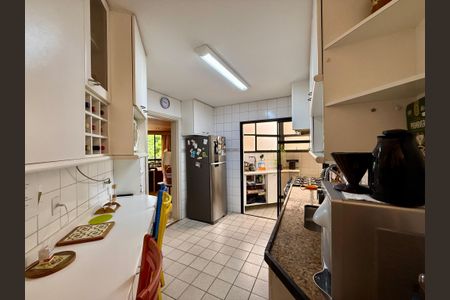 Apartamento à venda com 155m², 3 quartos e 3 vagas Apartamento à venda com 155m², 3 quartos e 3 vagasCozinha